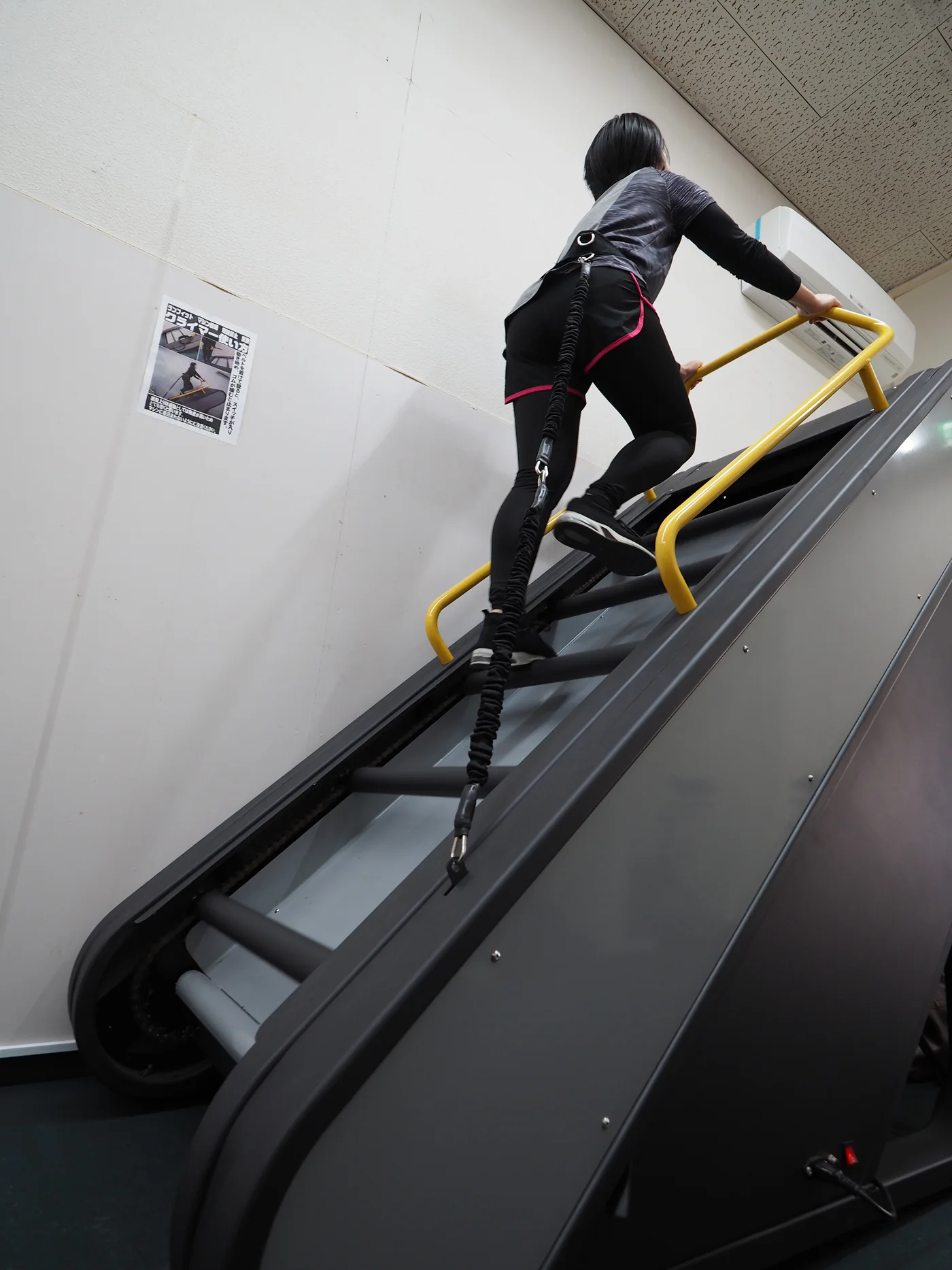 RunFit 24でクライミングマシンを利用する様子